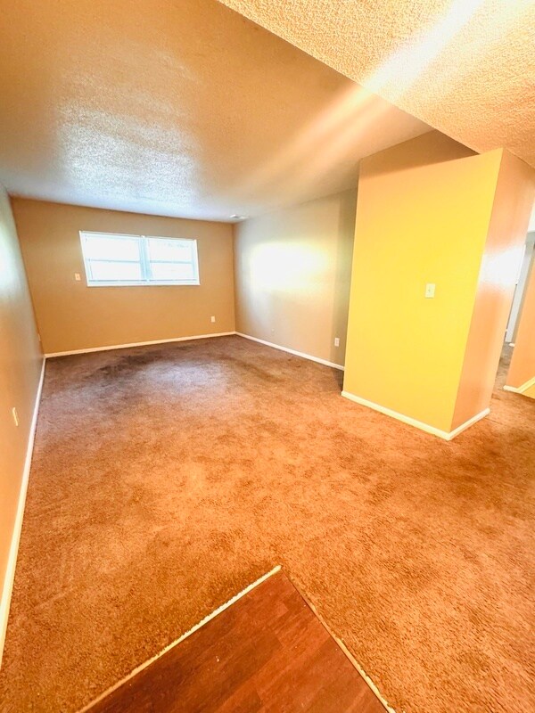 Foto principal - 1413 W Maple Ave