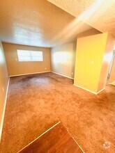 Building Photo - 1413 W Maple Ave