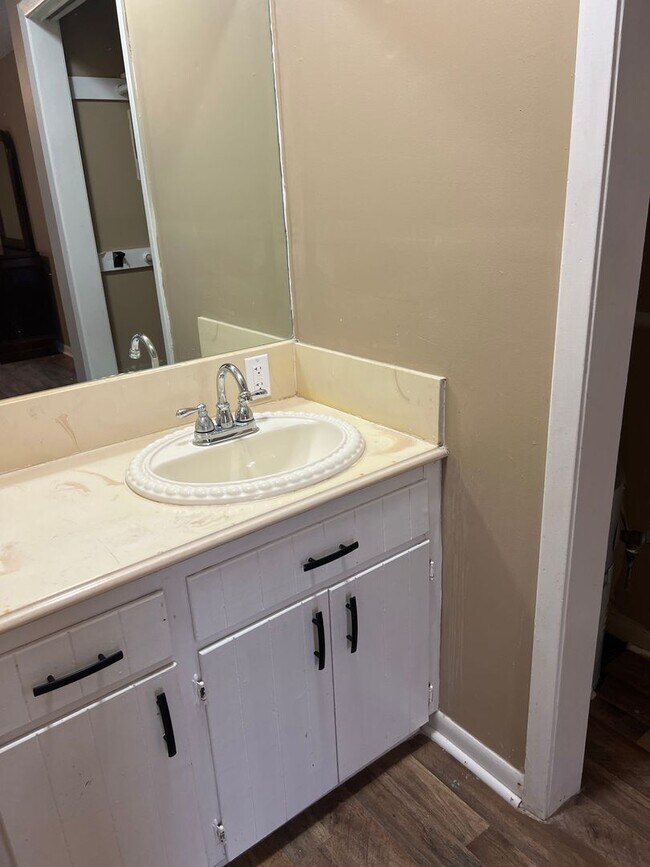 Foto del edificio - Efficiency Downstairs Apartment in Sulphur, La