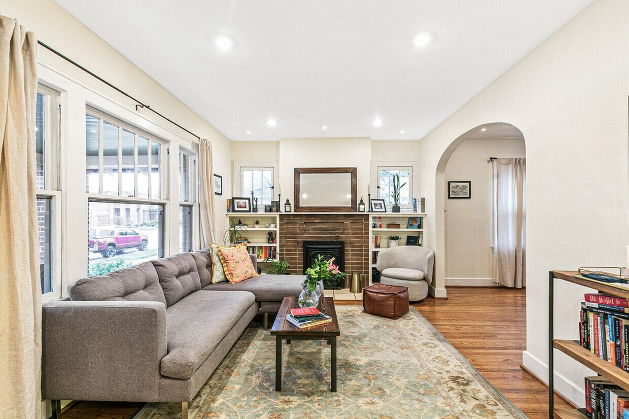 Foto principal - 1083 S Clarkson St