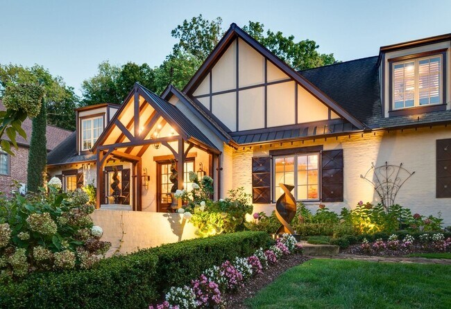 Foto del edificio - 3807 Harding Pl