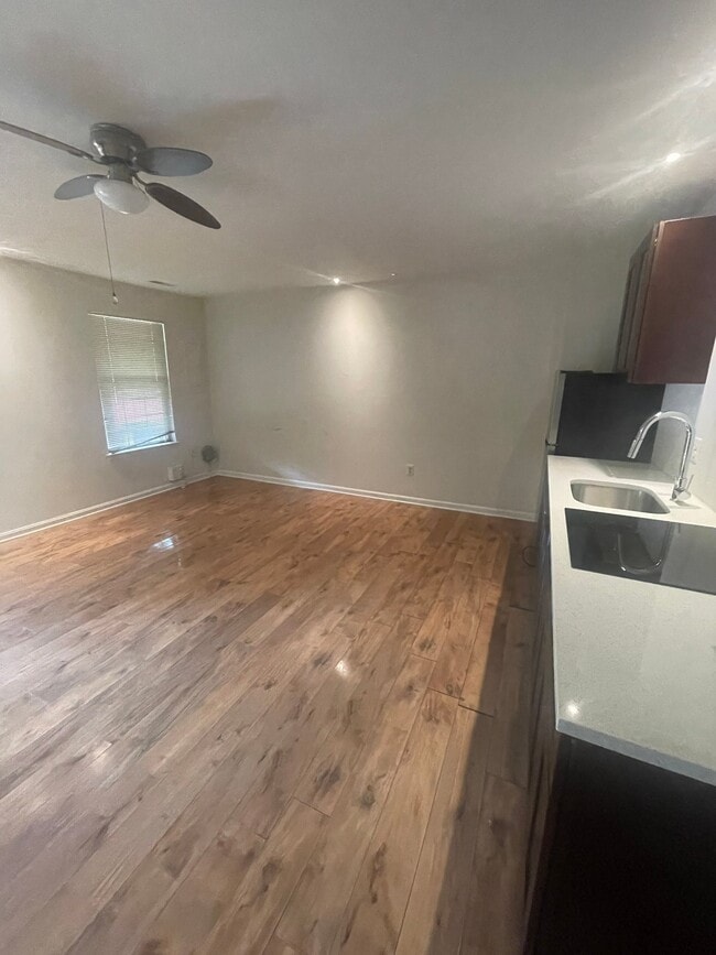 Building Photo - 7810 Somerset Ct