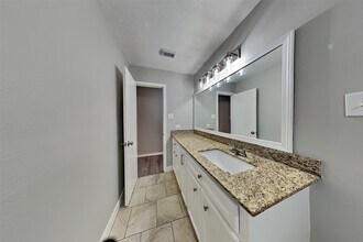 Building Photo - 17326 Masonridge Dr
