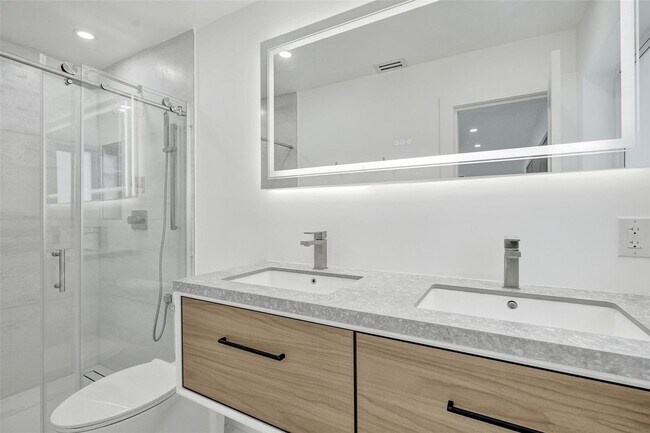 Foto del edificio - 1960 SE 5th Ct