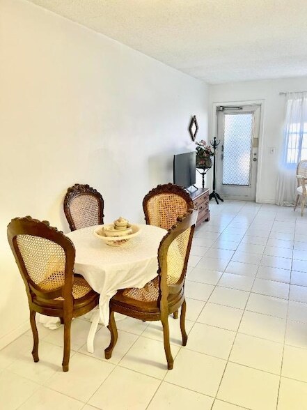 Building Photo - 34 Kent C