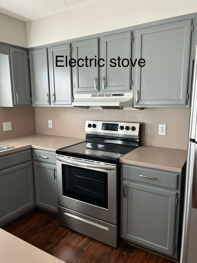 Building Photo - 3011 Mulberry Ln