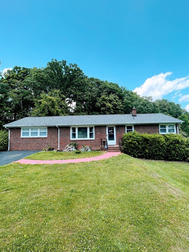 110 Alta Ln, Lynchburg, VA 24502 House Rental in Lynchburg, VA