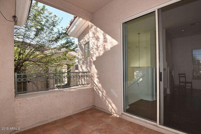 Foto del edificio - 8180 E Shea Blvd