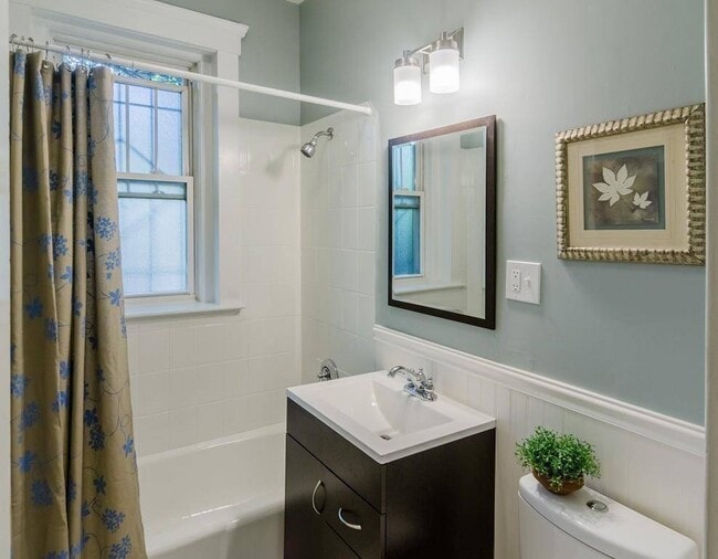 Building Photo - 226 Jamaicaway