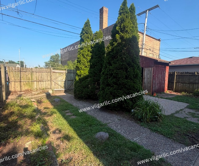 Building Photo - 5417 Wood Ave
