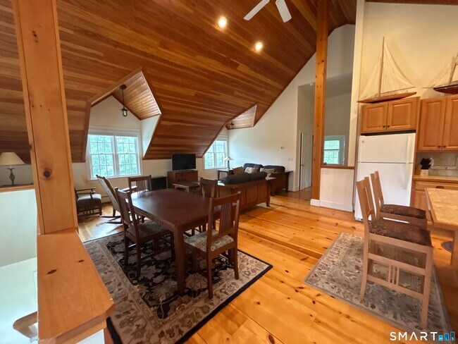 Foto del edificio - 19 Robin Hill Ln
