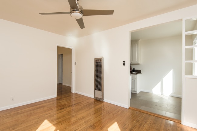 Building Photo - 347 Rose Ave