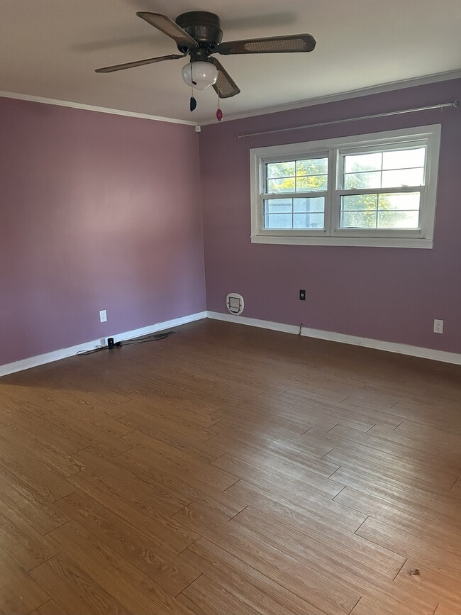 Building Photo - 317 Turner St