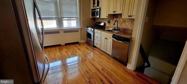 Foto del edificio - 3419 Oakmont St