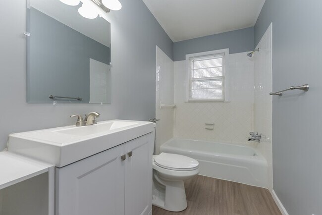 Foto del edificio - Awesome 3 Bedroom in Raytown