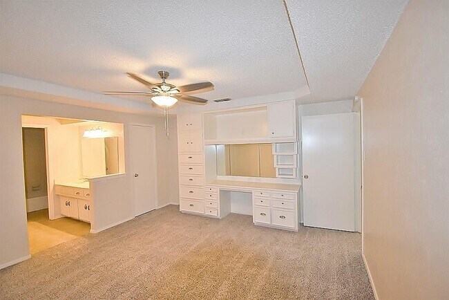 Building Photo - 137 Shadybrook Dr