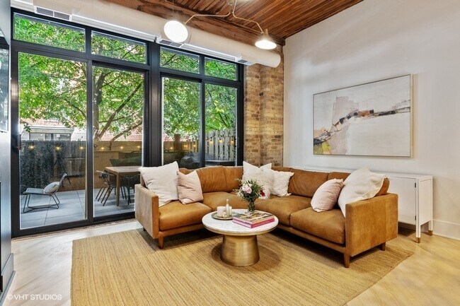 Foto del edificio - 2333 W St Paul Ave