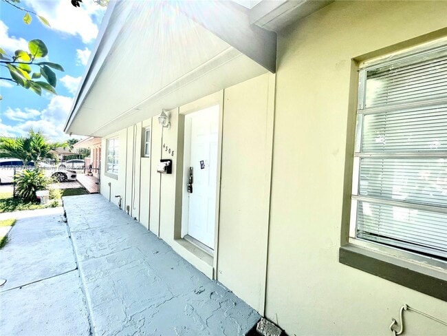 Foto del edificio - 4308 SW 130th Ct