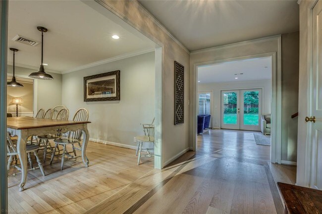 Building Photo - 154 Haversham Dr