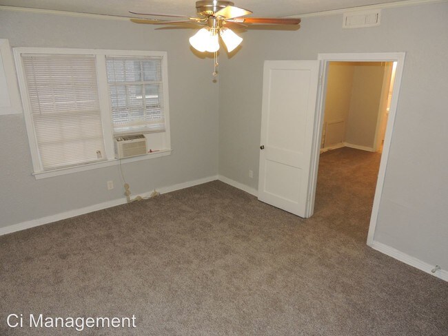 Foto del edificio - 2212 N Fitzhugh Ave