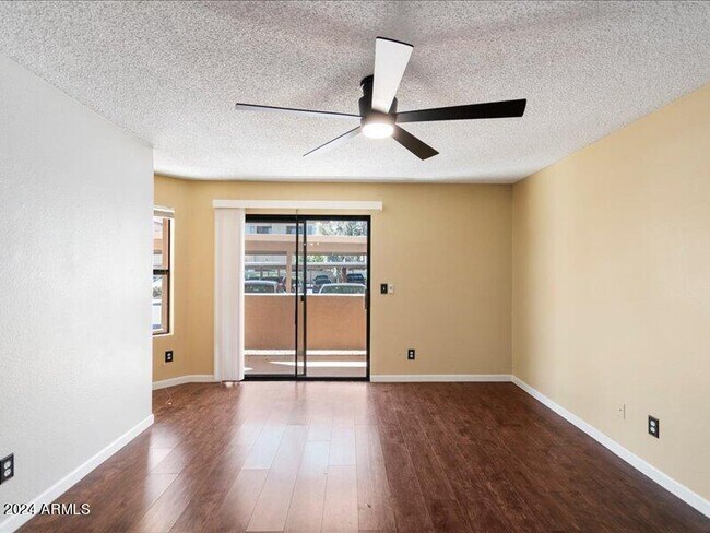 Building Photo - 4850 E Desert Cove Ave