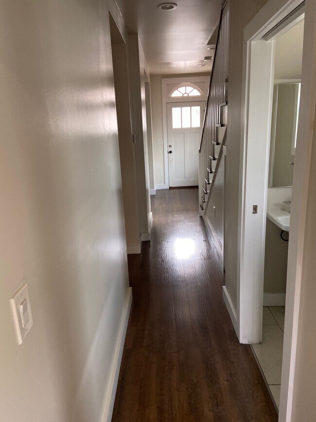 Foto del edificio - 1215 W 22nd St