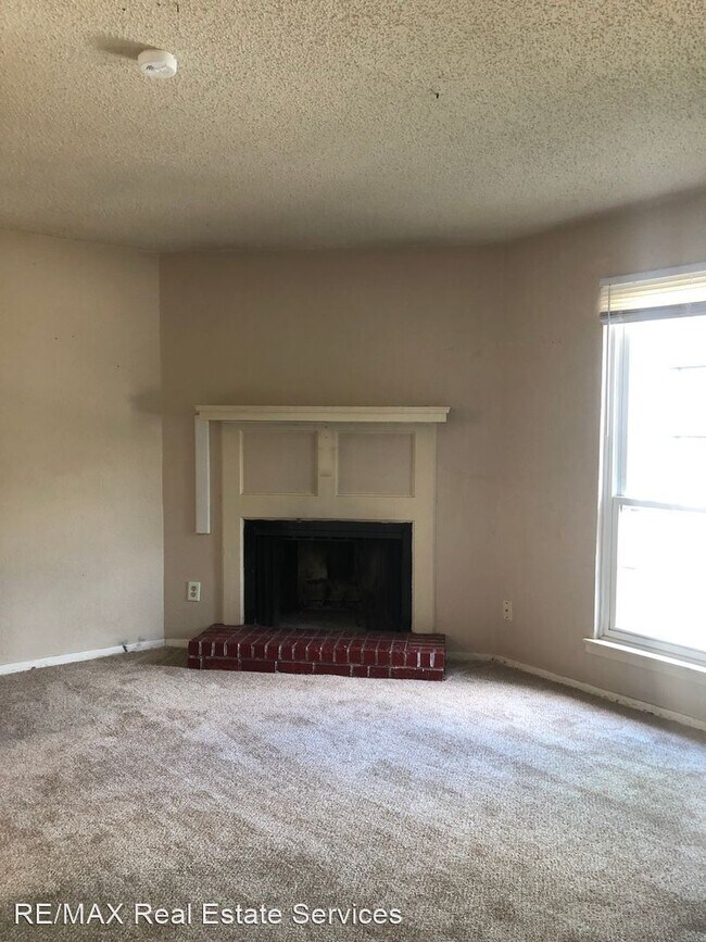 Building Photo - 2 br, 1.5 bath House - 9002 Clusters Drive
