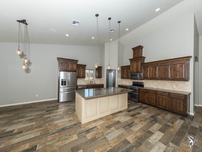 Building Photo - 3743 S Tillman Way