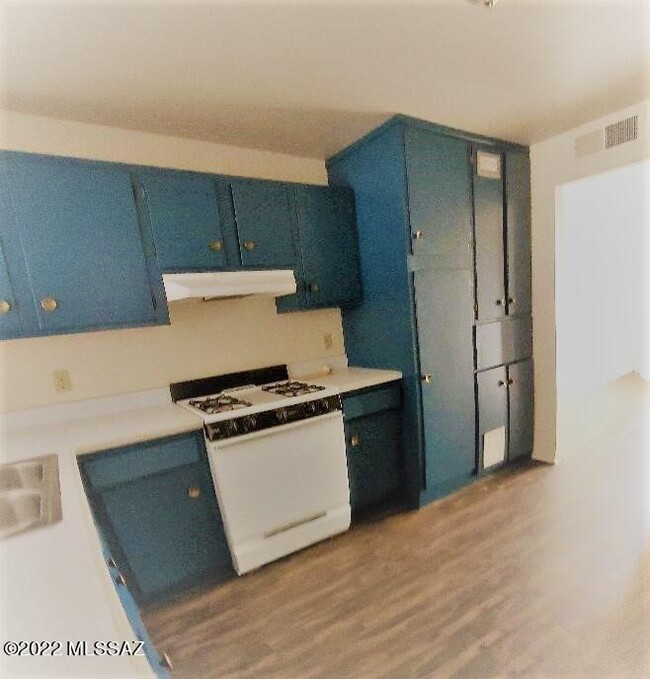 Foto del edificio - 7631 E Golf Links Rd