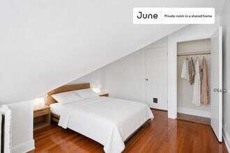 Building Photo - Room in Shared 6 bed/2 bath home in Allston