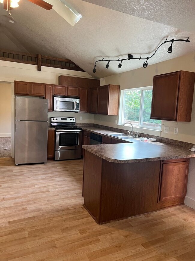 Building Photo - ALK - 1820 Sylvan Highlands Triplex