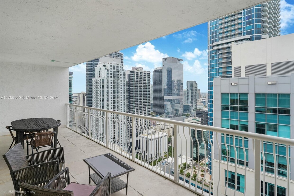 Foto principal - 1200 Brickell Bay Dr