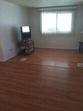 Building Photo - 14 Middleton Ct