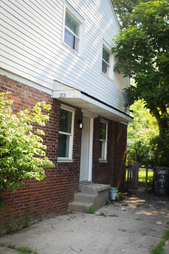 213 S Emerson Ave, Indianapolis, IN 46219 Townhome Rentals in Indianapolis IN