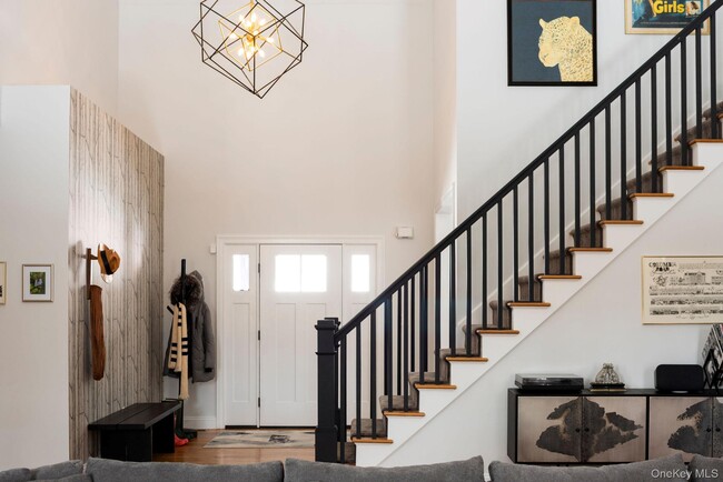 Building Photo - 46 Will Tremper Dr