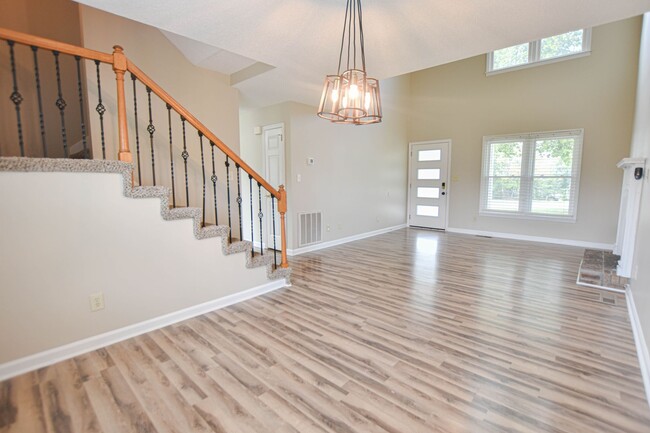 Building Photo - Pet Friendly Four Bedroom!