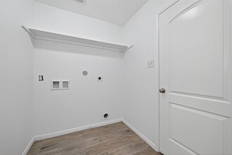 Building Photo - 6009 Cypress Ln