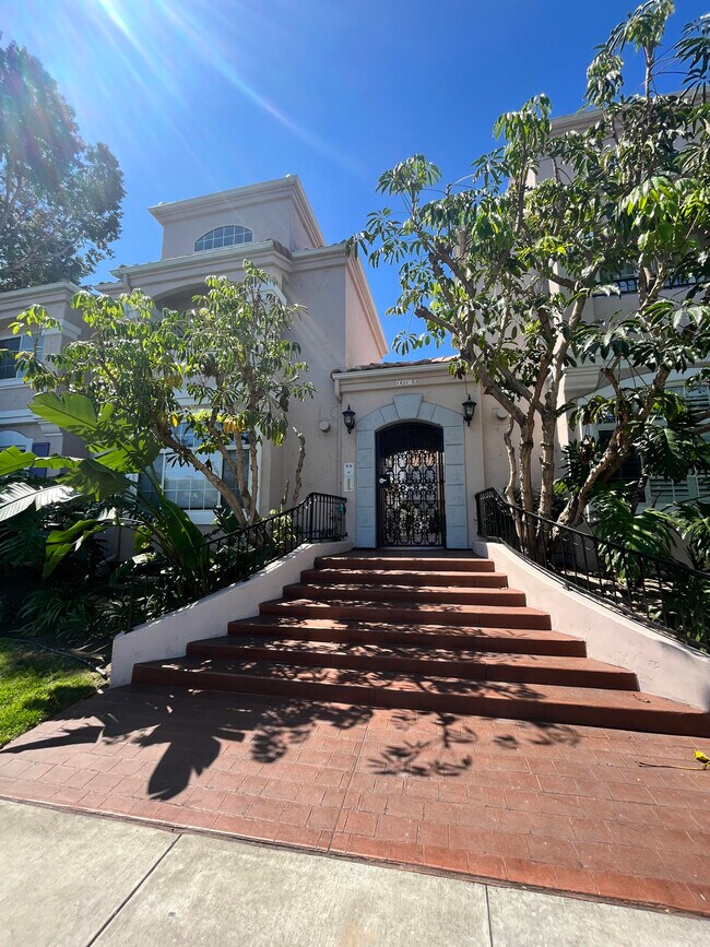 Foto del edificio - 1441 Robinson Ave