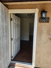 Building Photo - 3361 1/2 Roseview Ave