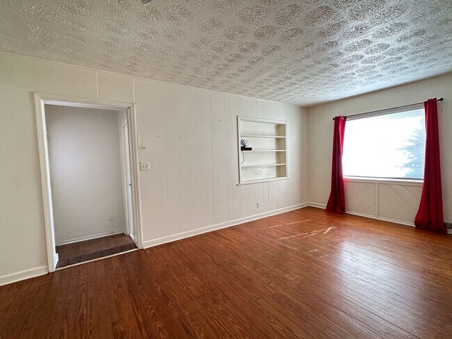 Foto del edificio - Just steps to the ocean and Main Beach!