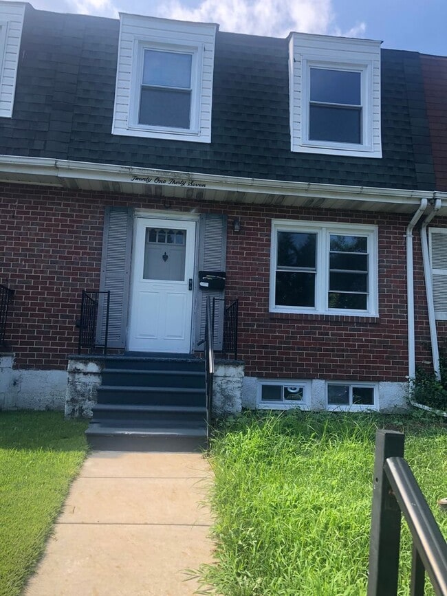 Building Photo - 3 bedroom 2 full bathroom in Baltimore County