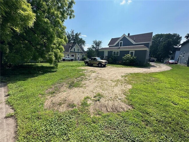 Foto del edificio - 613 3rd St SW