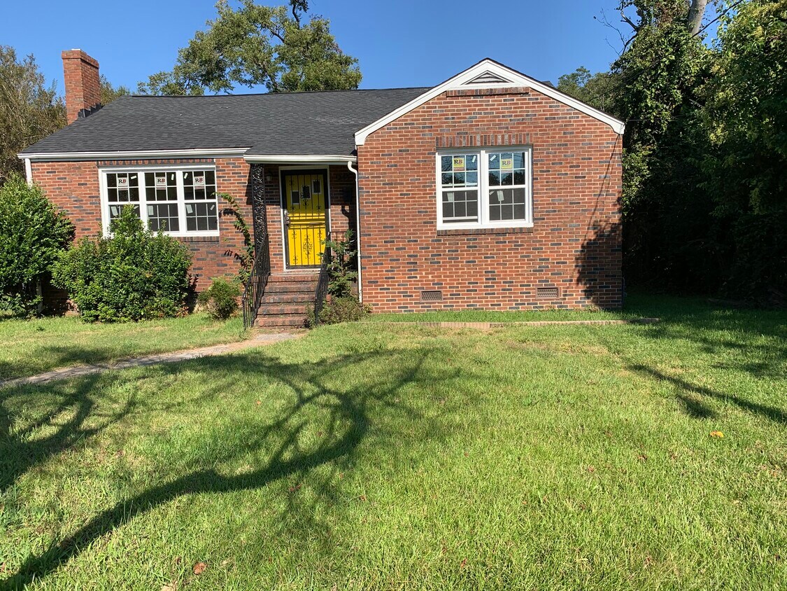 Primary Photo - 1253 Hernlen St