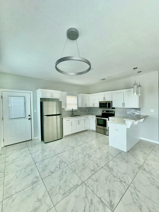 Foto del edificio - 3305 S Colt Ln