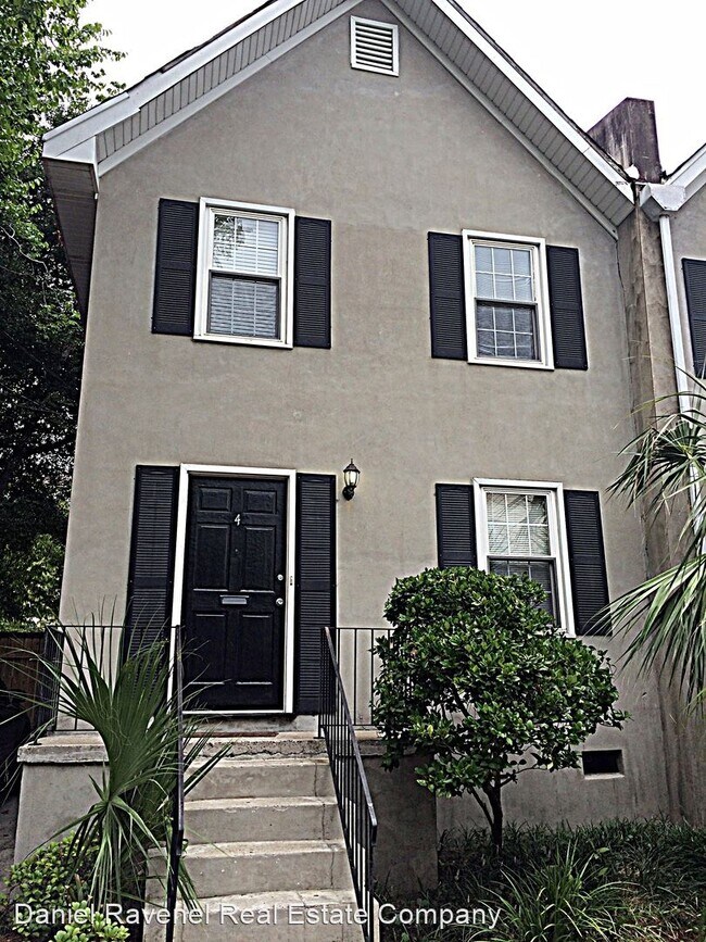 Building Photo - 3 br, 1.5 bath House - 4 Coming Street