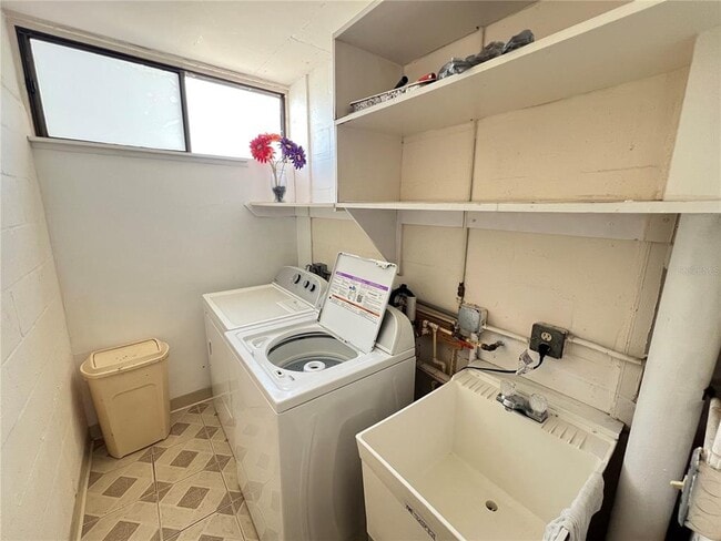 Building Photo - 2616 Cove Cay Dr