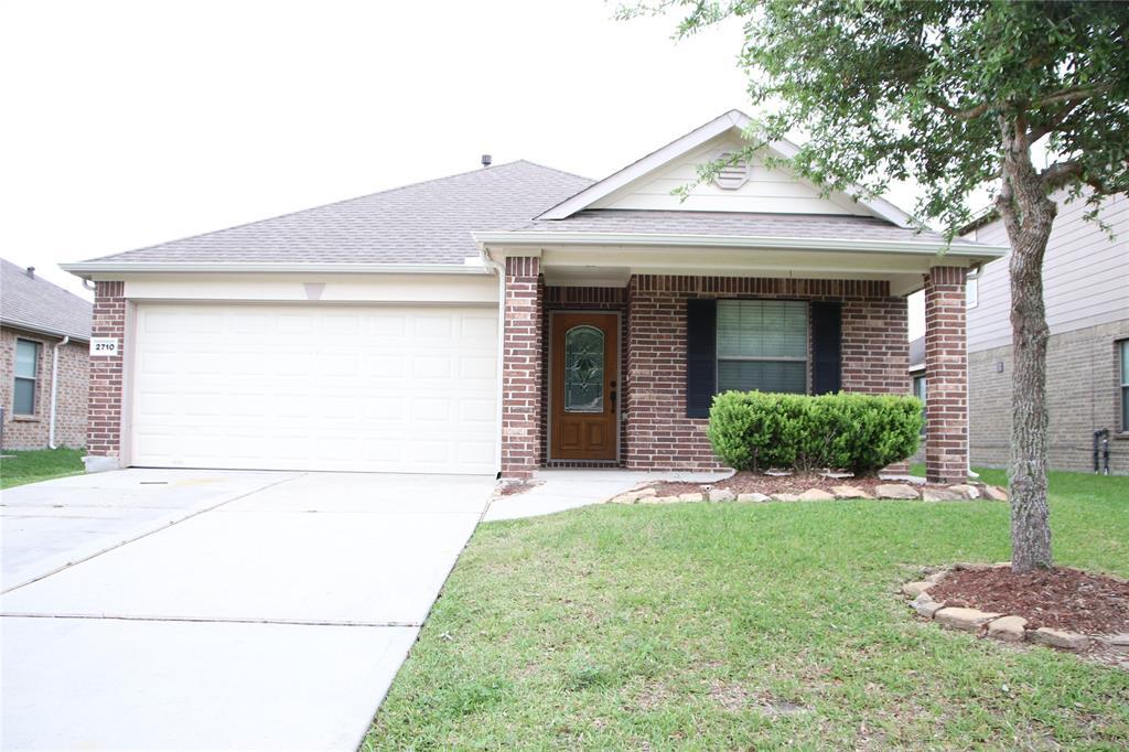 Foto principal - 2710 Sandberry Dr