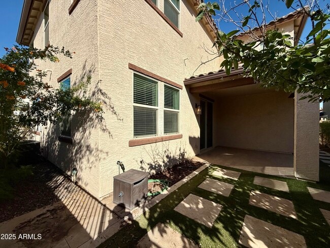 Building Photo - 16525 W Jenan Dr