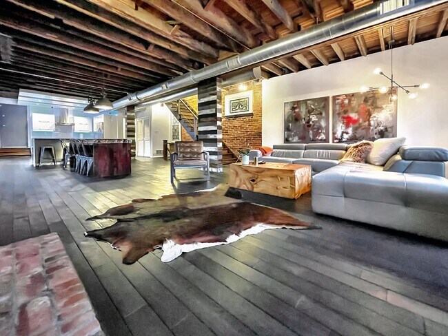 Foto del edificio - 5827 Alder St