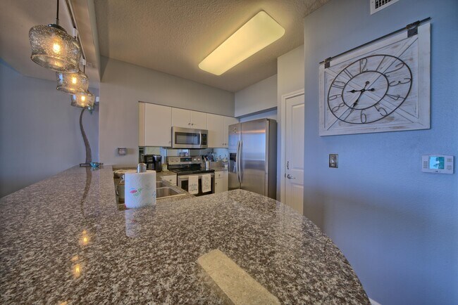 Building Photo - 9900 S Thomas Dr
